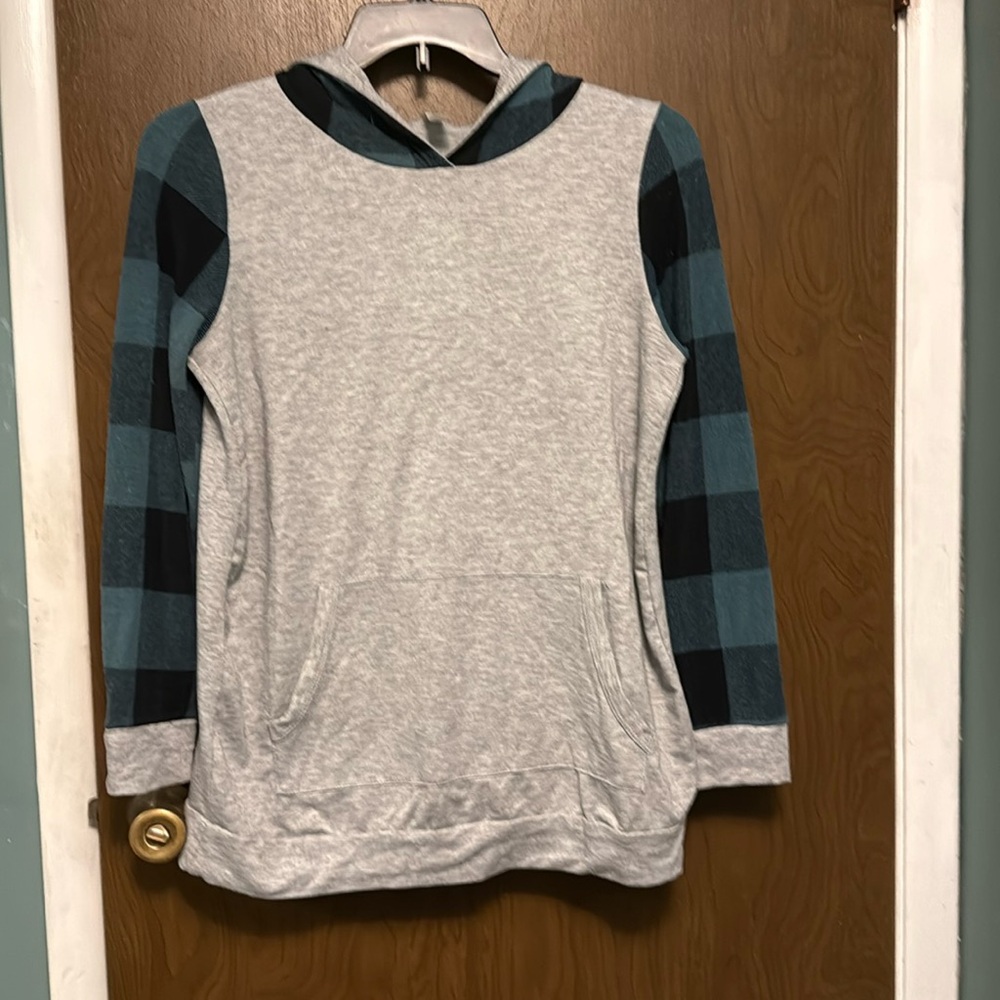 Lovely J gray with green plaid hoodie size M